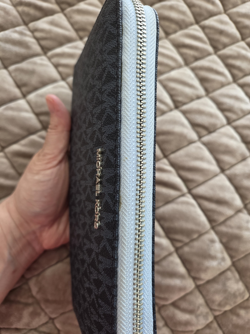 Michael Kors Navy Saffiano Tote with Michael Kors Logo Zip Wallet. #SW - Picture 12 of 16
